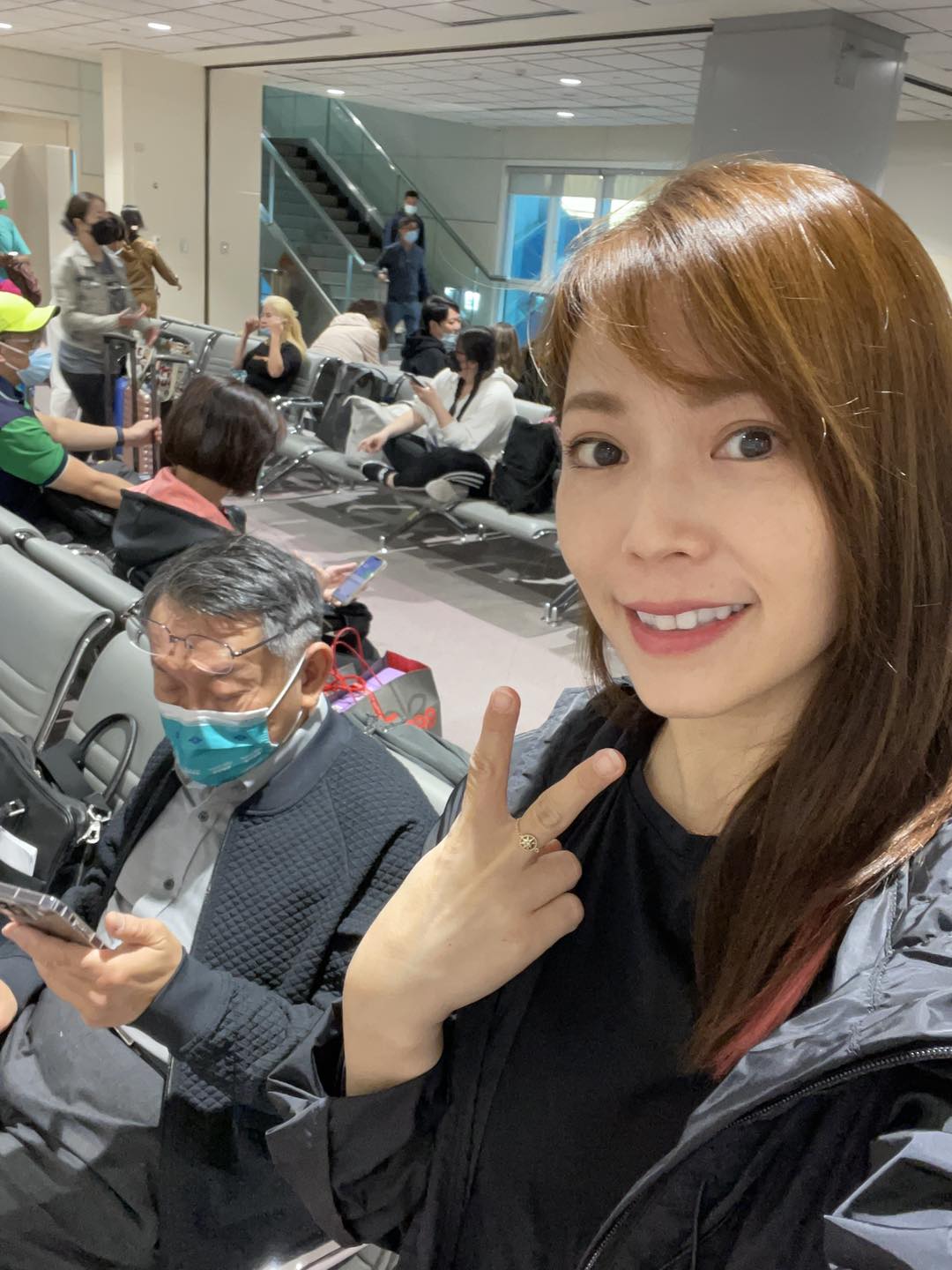 柯辦發言人陳智菡指控國民黨知道是誰拿2億美金要柯當副手，呼籲國民黨別再操作藍白合。圖／取自陳智菡臉書