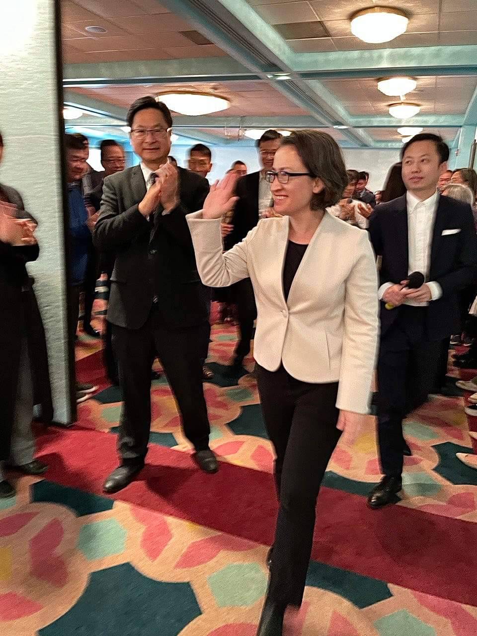 民進黨副總統候選人蕭美琴是否曾放棄國籍而無法參選，有待中選會給答案。（圖/取自蕭美琴臉書)