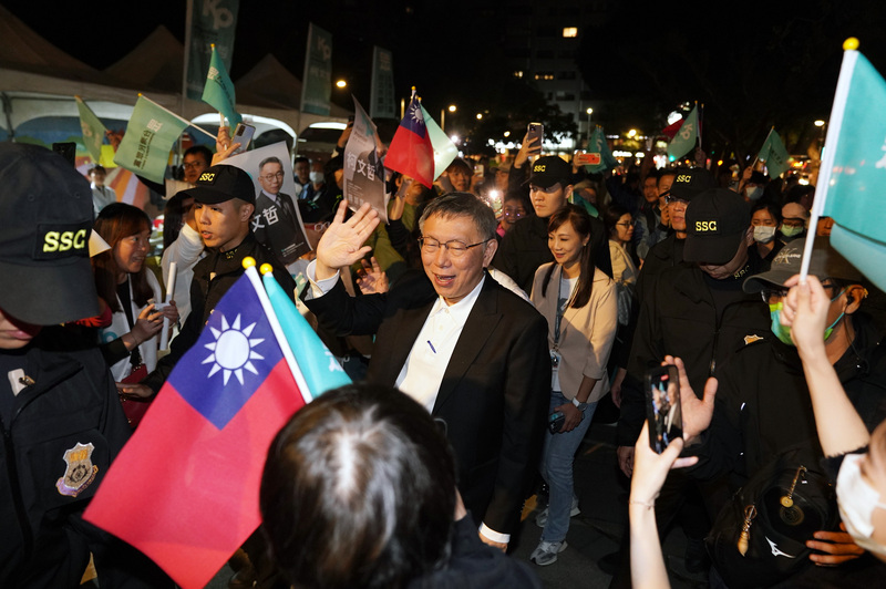 民民眾黨總統參選人柯文哲昨晚出席民眾開講，對於國民黨侯友宜提出的青年購屋政策表示，根本是在圖利廠商，還會害年輕人成為屋奴。圖取自中央社
