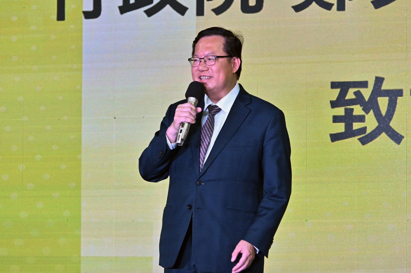 楊楚光專欄：鄭文𤌴有什麼資格談品格教育？