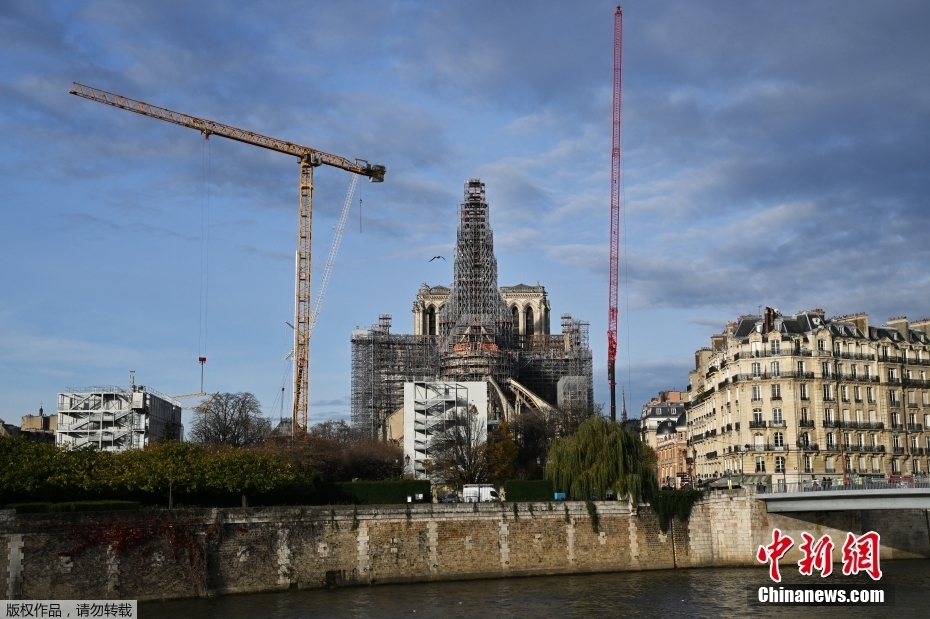 火災後的巴黎聖母院重建工程持續進行，預計將於2024年底重新開放。圖/取自中新社