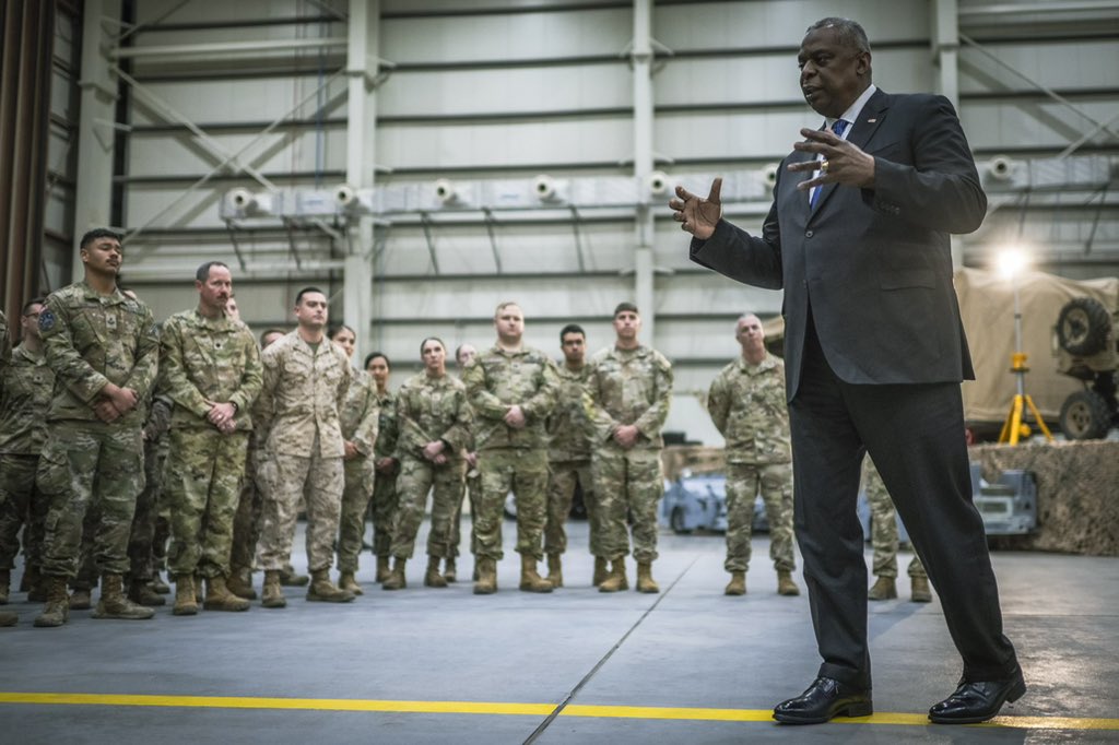 人在中東的美國防長奧斯汀，宣布啟動國際聯盟，保衛紅海。圖/取自Secretary of Defense Lloyd J. Austin III@SecDef