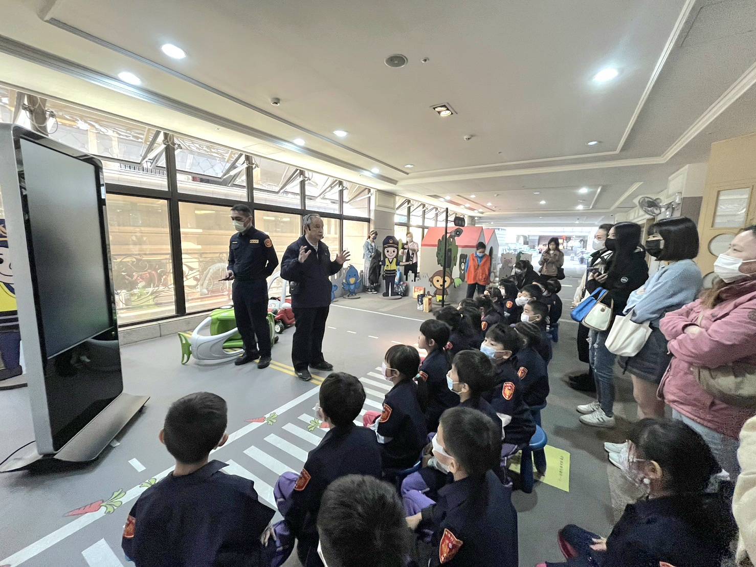  新北市政府警察局為降低交通事故傷亡人數，共推動5項執法專案，成效顯著。圖／新北市警察局提供