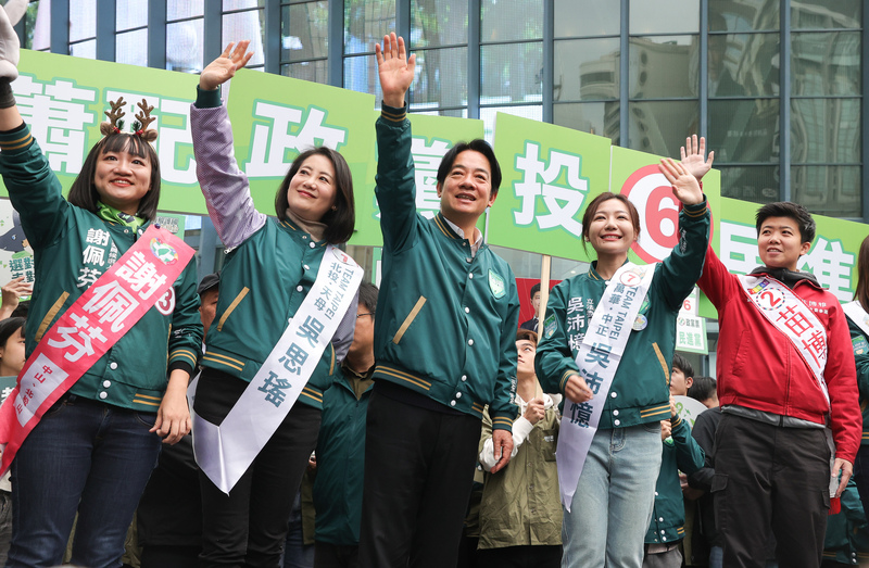 面對國民黨、民眾黨是否要共推聯合政府，民進黨總統候選人賴清德砲轟，這種建議是在害侯友宜。圖/中央社