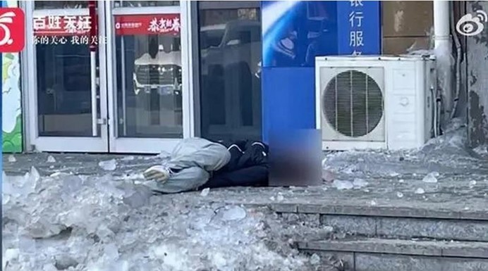 山東一大學生被高空掉落的冰錐砸中，送院不治。圖/取自百姓關注
