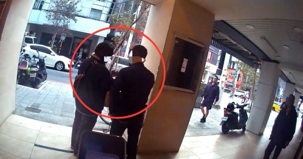  新北1名51歲李姓男子，誤信臉書投資詐騙，被騙了300萬才驚醒，最終和警方合作逮到車手。圖／警方提供