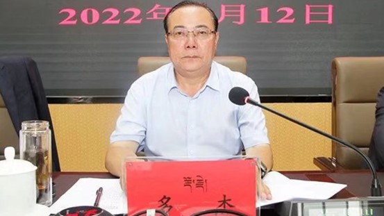 「醉死」的海北藏族自治州委書記多傑。圖/新華社