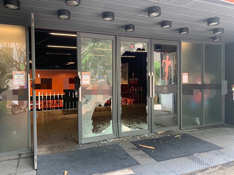館長經營的健身房「成吉思汗」林口店,23日遭人砸店。圖/中央社