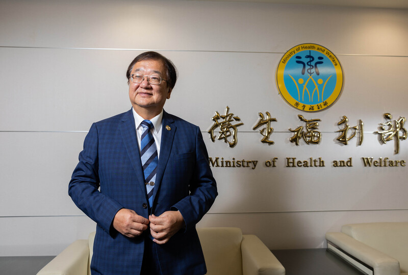 衛福部長邱泰源表示，希望未來1、2年能凍漲保費。圖/中央社