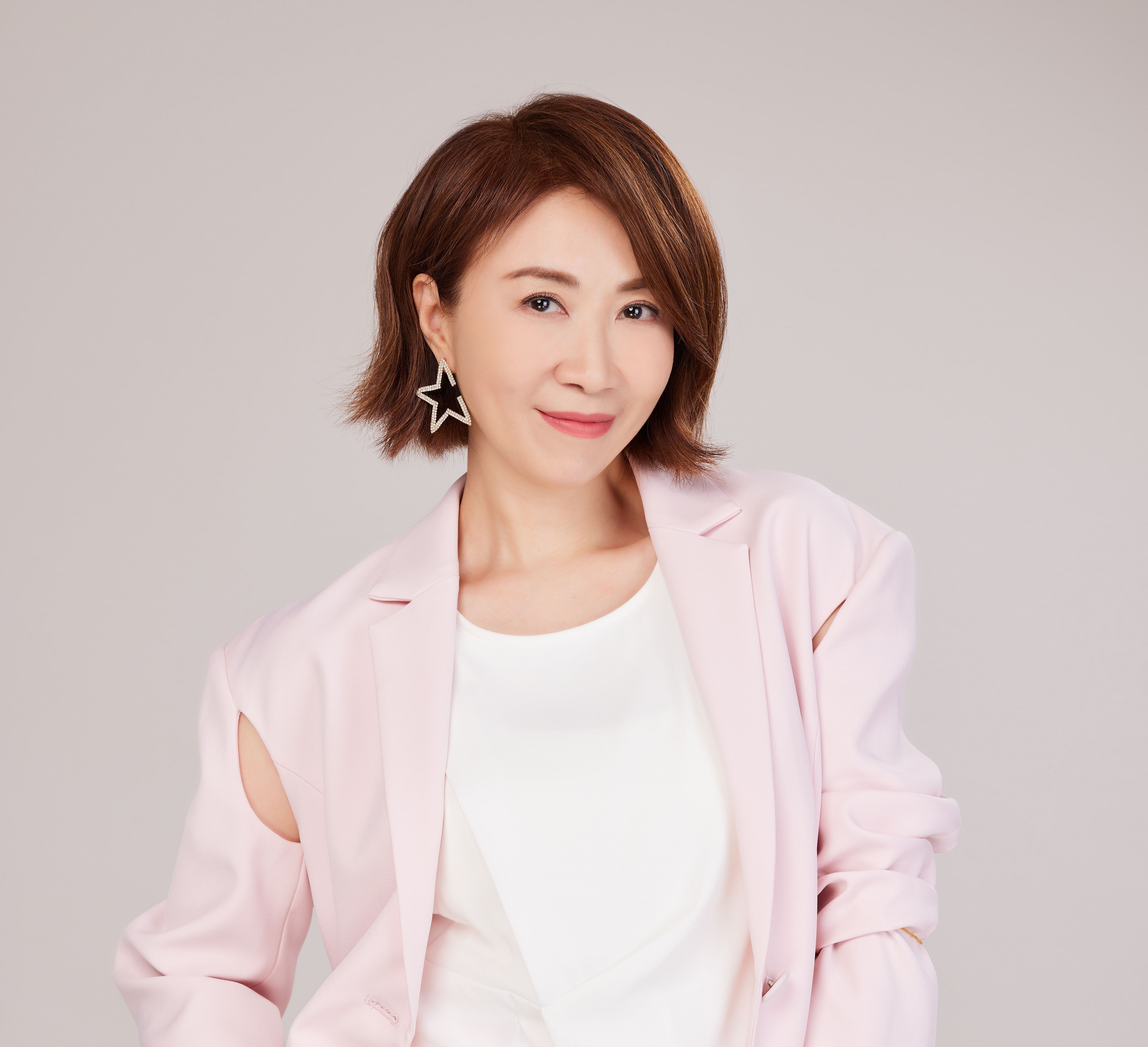 李翊君8/4將二度登上高流《藍寶石大歌廳》演出，推出新歌單演唱經典組曲。圖/高雄流行音樂中心提供
