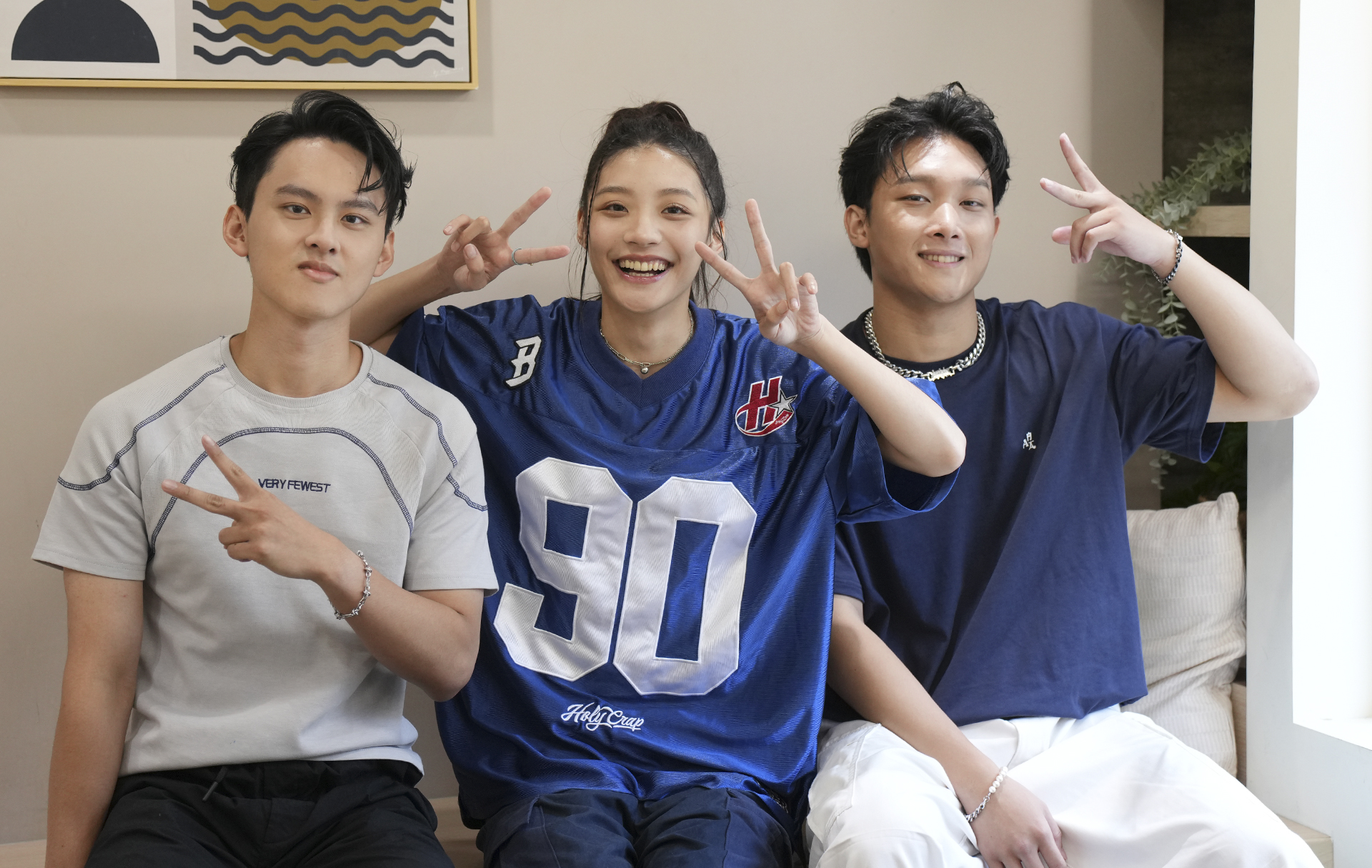 裴拓（左起）、若欣、碩美組成「沒有才能」，3人從花蓮北上念大學，創作風格也隨著成長有所改變。圖/梁鴻欣攝