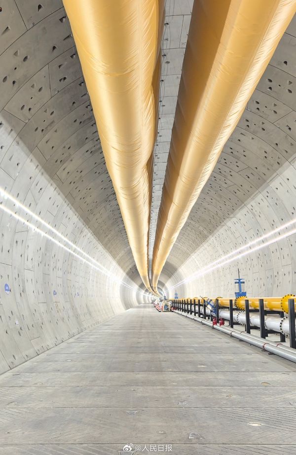   崇太長江隧道工程，將實現高鐵以時速350公里穿越長江的技術目標。圖/取自人民日報微博