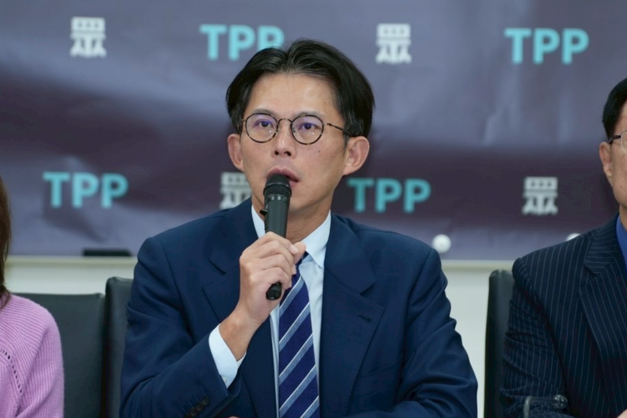 蔡其昌擬參選民進黨團總召　黃國昌：「業外事務」太忙