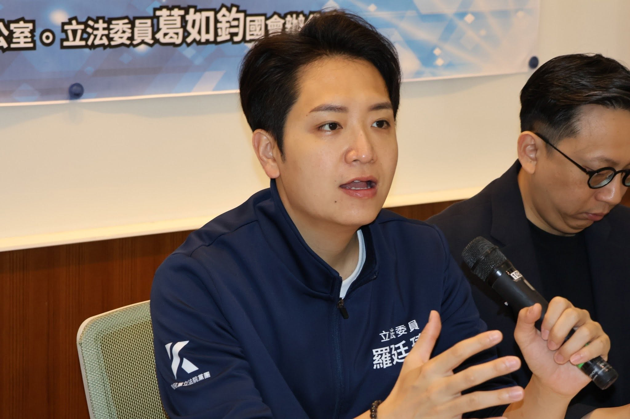 國民黨教育文化委員會召集委員羅廷瑋日前率團赴日本考察學校營養午餐，因此連日遭到民進黨猛烈抨擊，對此羅廷瑋澄清是已與綠委伍麗華有默契。圖/取自羅廷瑋臉書