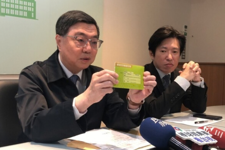 卓榮泰先上機後匯款　秀包機來回208萬遭打臉　前華航機師：要519萬