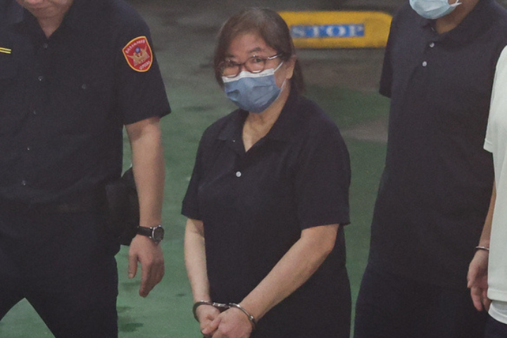 抗告失敗！黃呂錦茹痛哭「再關會死在牢裡」 高院羈押理由曝光