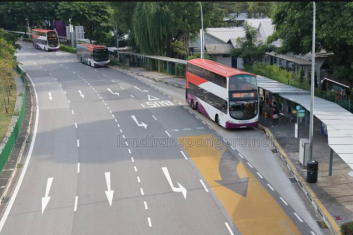 新加坡的公車灣設計也是提升交通便利性與安全性的關鍵措施之一。圖/取自童振源臉書