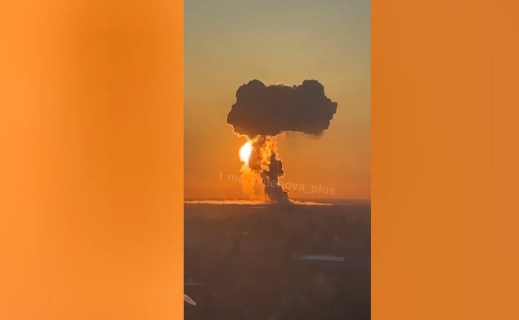 一座高層公寓拍攝到恩格斯基地方向竄起的巨大火球、煙柱。圖/翻攝自Kanal13 YouTube頻道