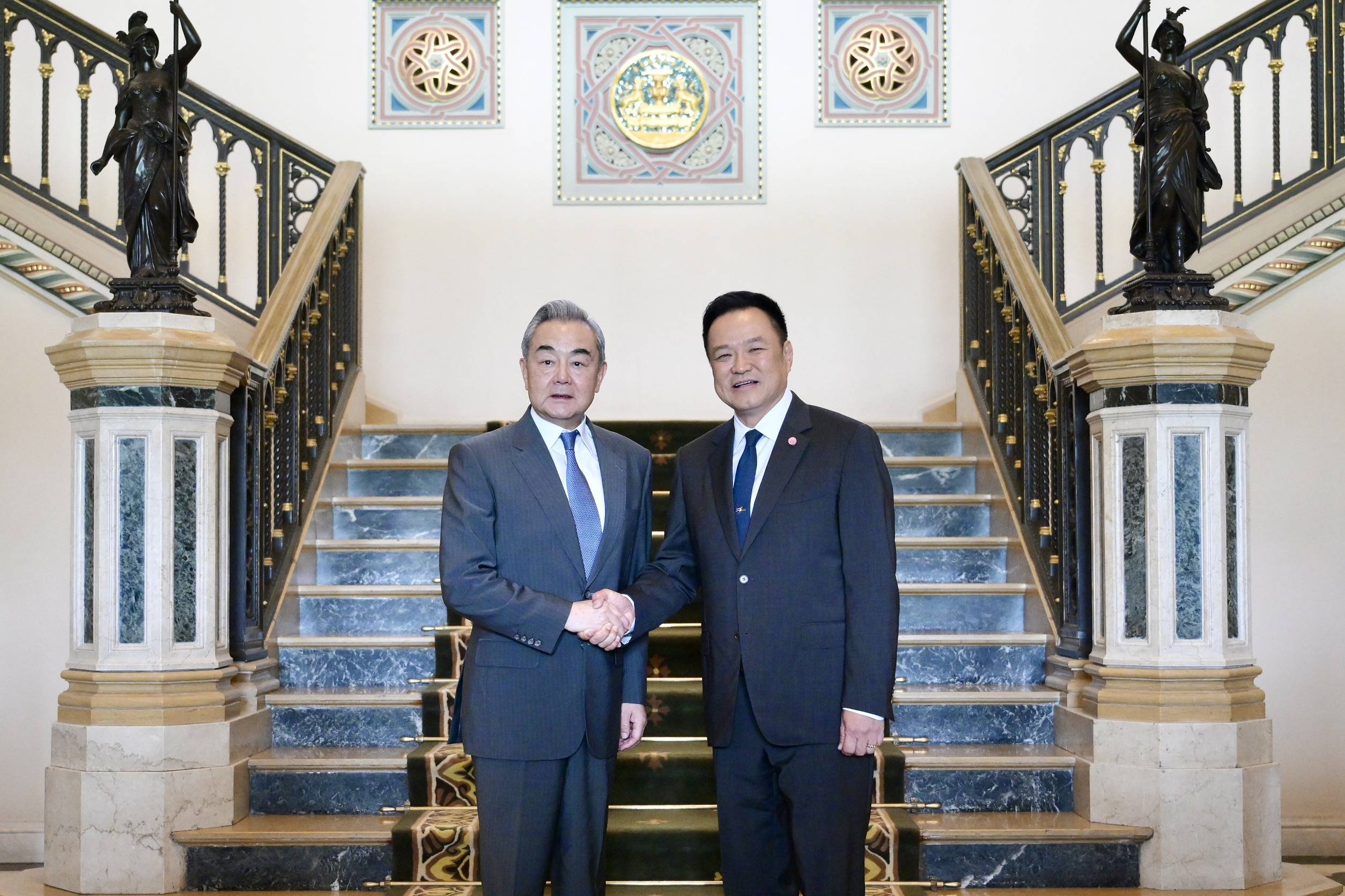 【梅花評論】泰國急造陸橋    台灣反拆「陸橋」