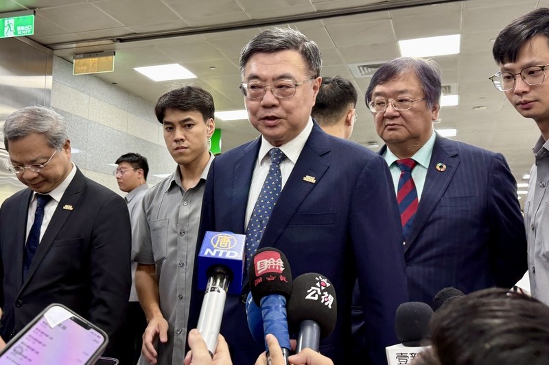 凌濤：內閣須立即改組！不能等關稅及823結果