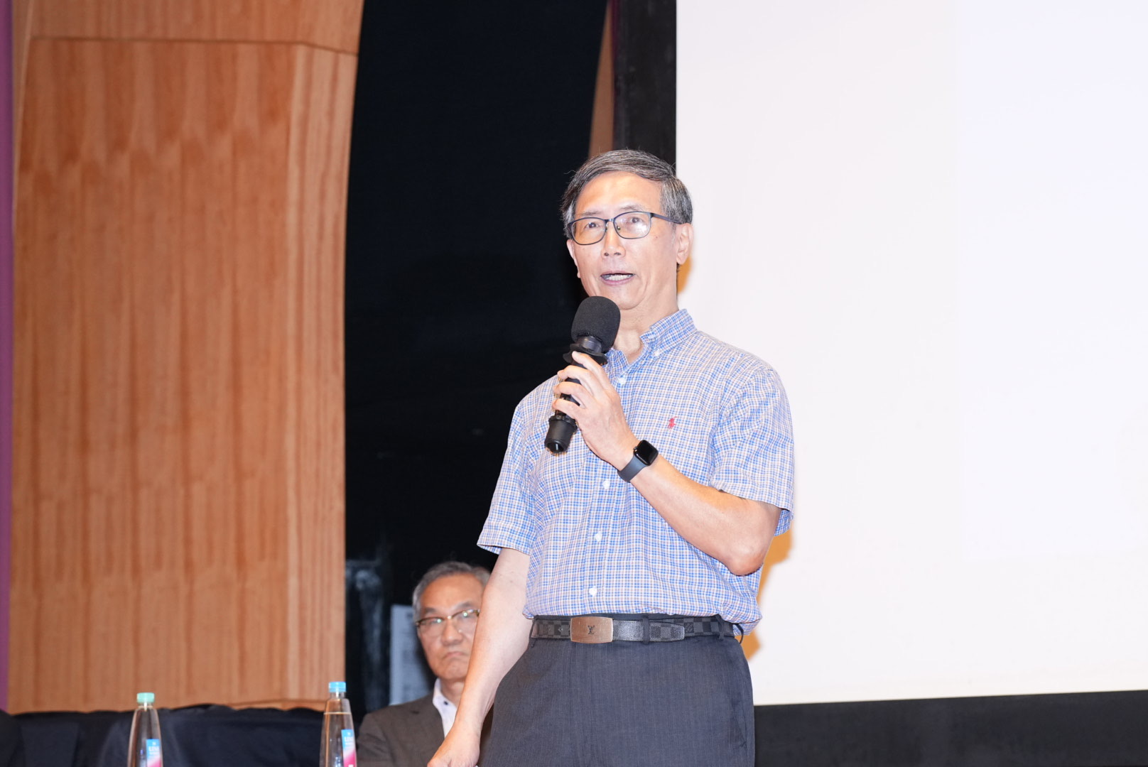 華梵大學特聘教授杜震華。圖/記者陳思豪攝