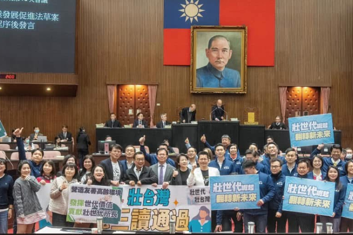 高齡非負擔！吳春城新書揭長壽革命：人口增長的地方才是國力引擎