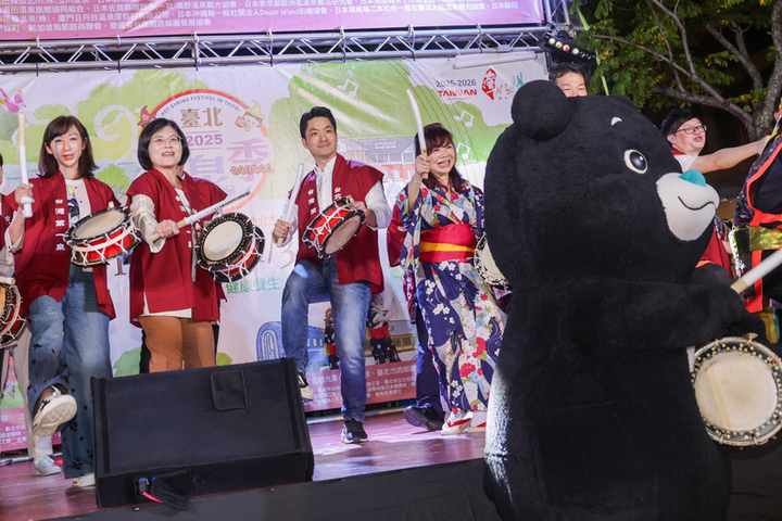 鋒面通過東北季風增強 北台降溫迎風面降雨機率增