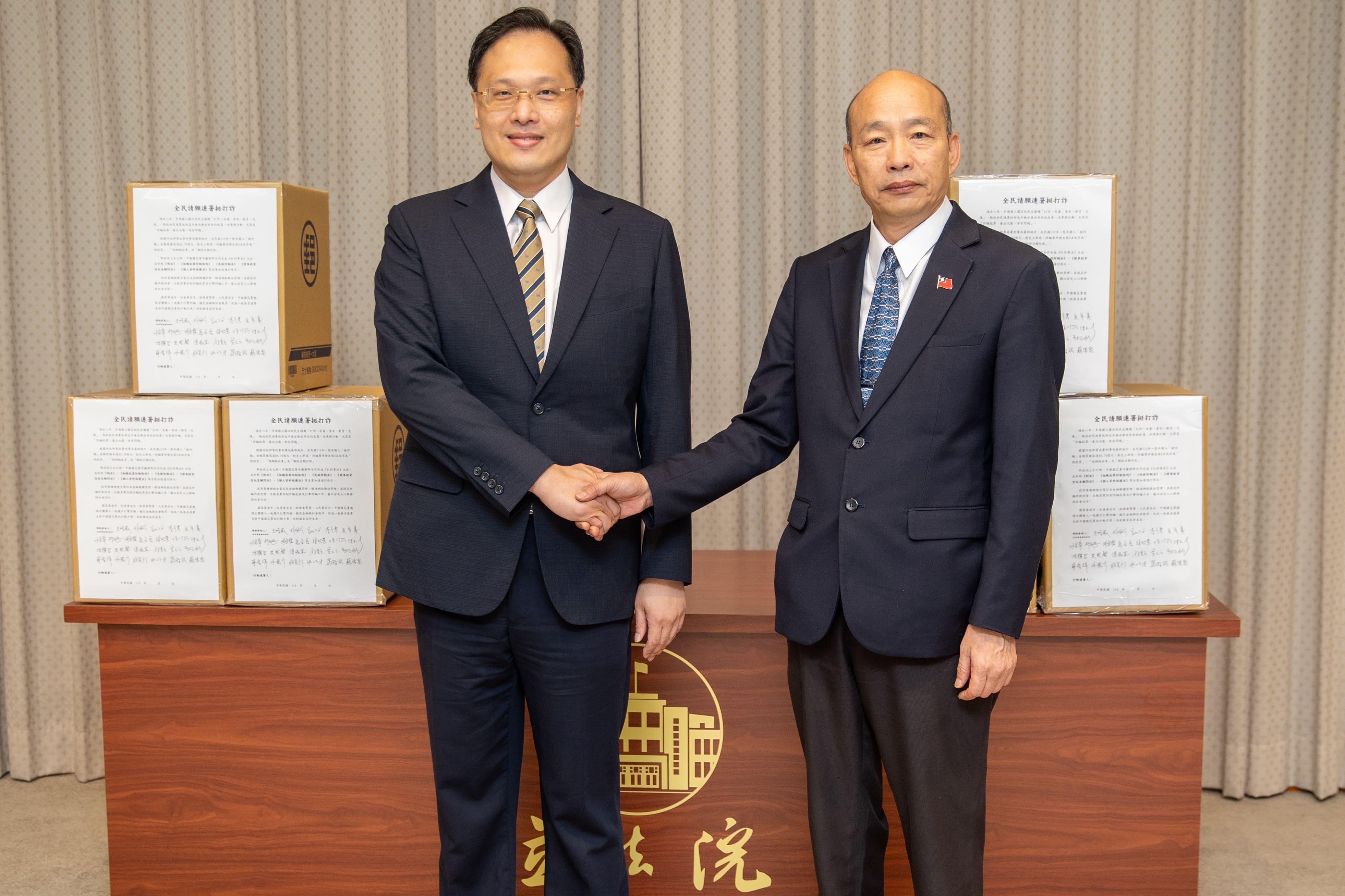 國花黨主席蔡宥祥（左）與韓國瑜院長會面。圖／國花黨提供