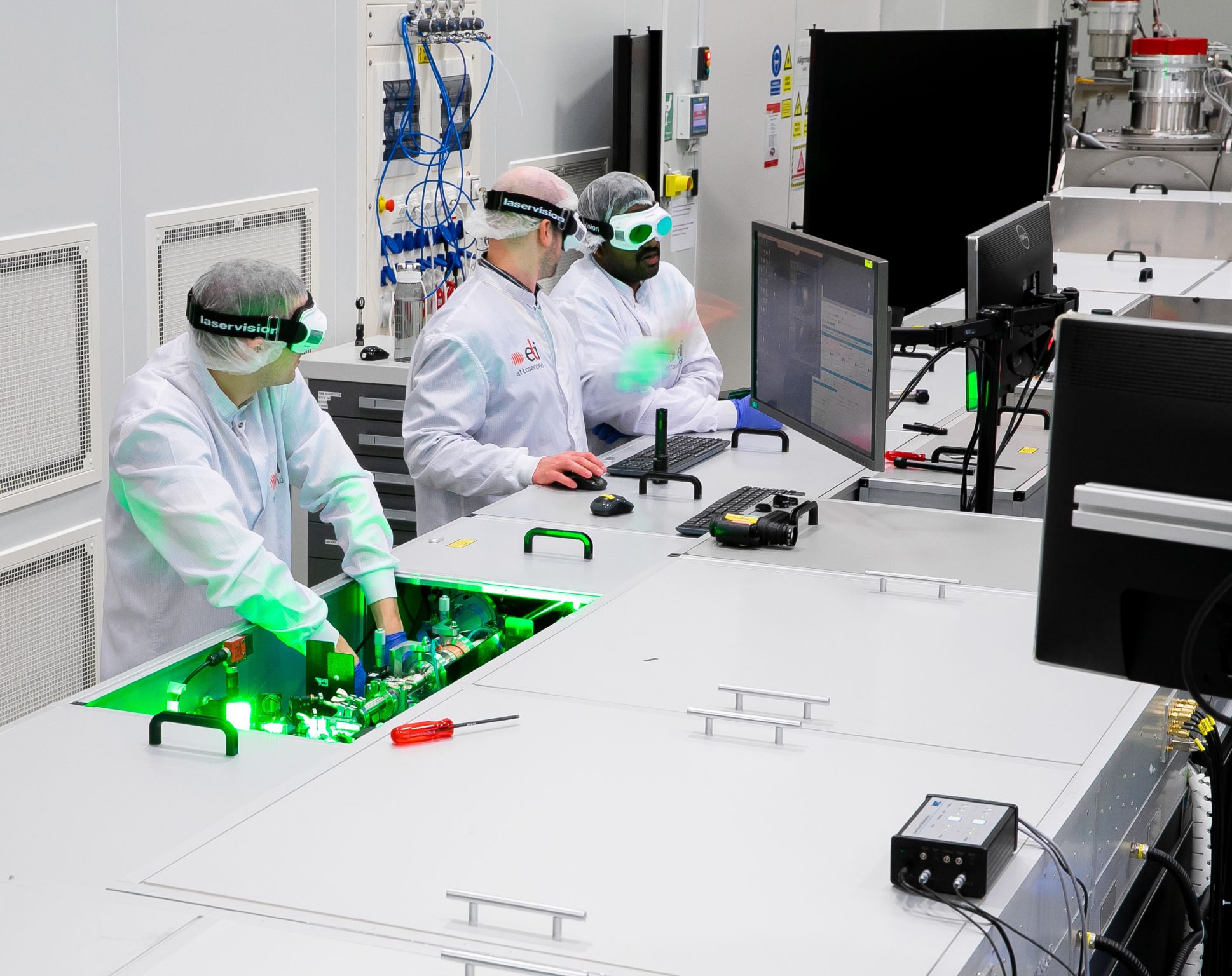 EKSPLA是全球最大皮秒雷射器（Pico-Second Laser）供應商，但遭大陸市場切割對其也帶來影響。圖／取自EKSPLA  FB