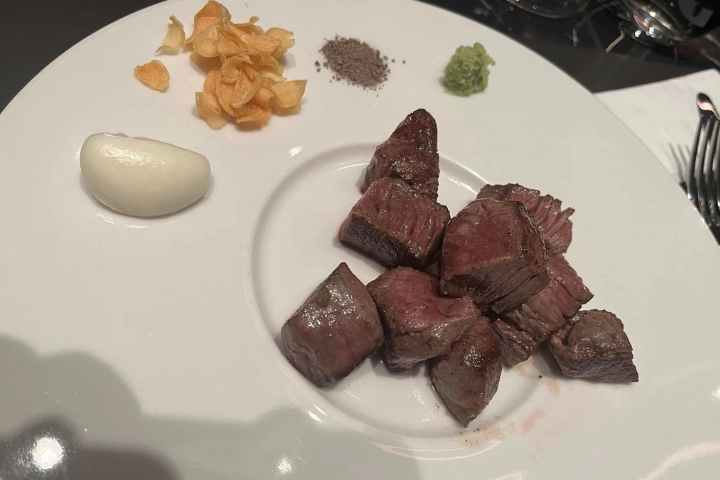 腎臟科醫師王介立表示，每天食用超過一份3盎司，約93克未加工紅肉，與認知功能下降有關。圖/取自王介立臉書