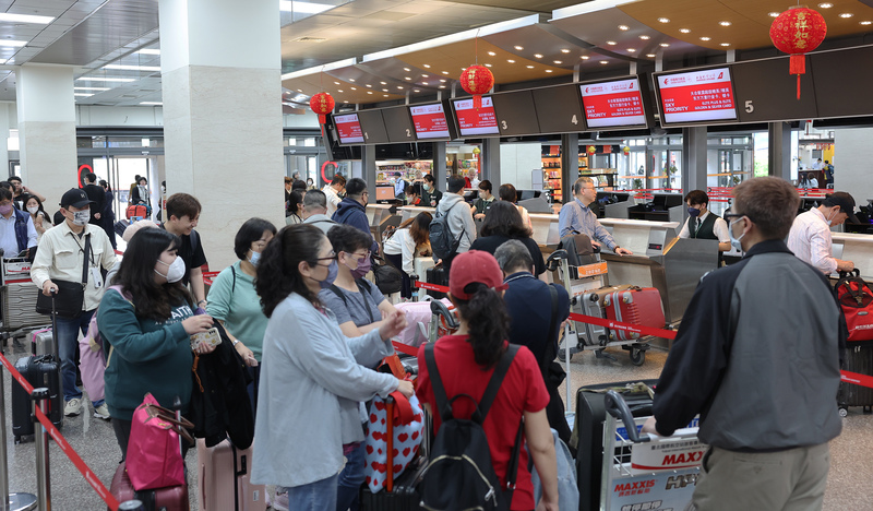 觀光署宣布停止旅遊業組團赴大陸旅遊，自6月1號起「禁止出團」。旅行業者質疑禁令的法源基礎何在？圖/中央社