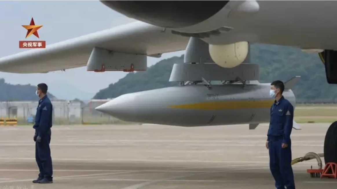 陸空軍首次公開影片！轟6K發射鷹擊21高超音速飛彈