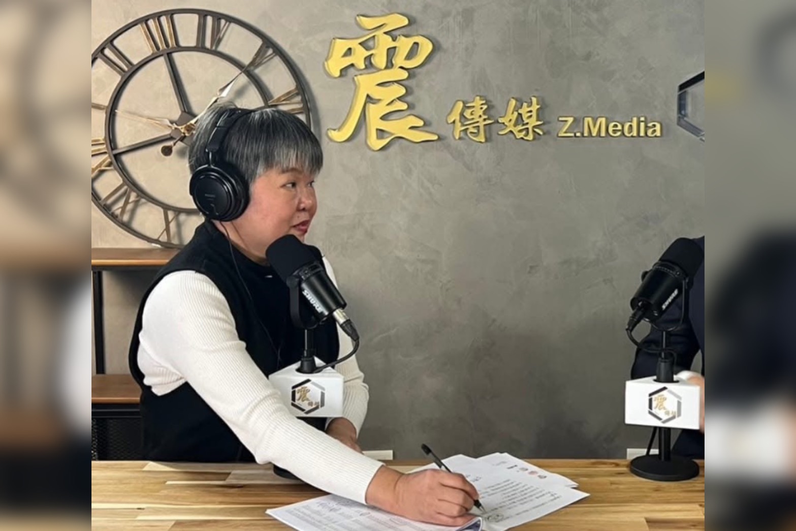 曝小草一人收2861份罷瑤連署書 黃光芹怒轟：國民黨何以退無可退？