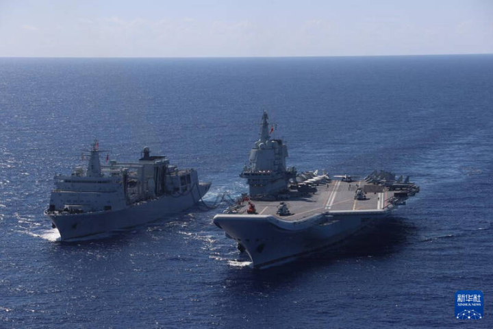 大陸航空母艦遼寧號、山東號編隊近日完成遠海訓練任務，共軍指出，兩航母此次為紅藍方（攻擊、防守方）進行實戰對抗。圖/取自新華社