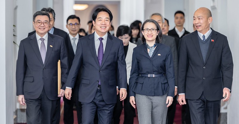 賴清德總統10日主持五院國政會商，與立法院長韓國瑜等共進會場。圖/取自總統府官網