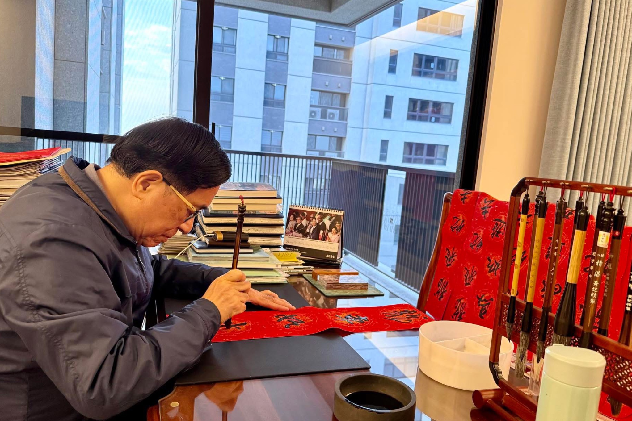 控卓榮泰下令關《總統鏡來講》　陳水扁po春聯照：療癒受傷的心靈