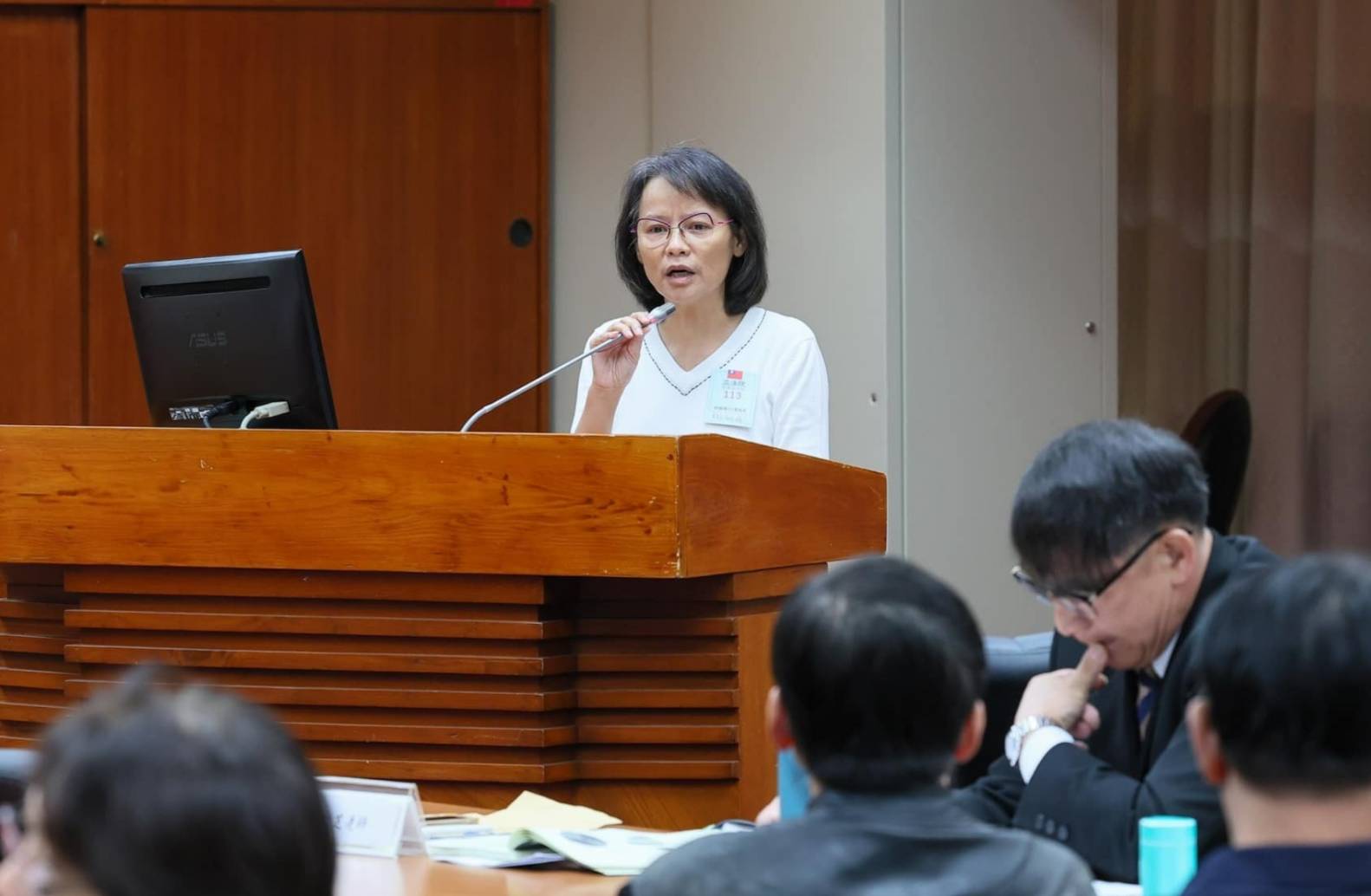 北一女國文教師歐桂芝日前接受央視採訪，提到總統賴清德將大陸定位「境外敵對勢力」，竟遭檢舉，北市教育局25日發函限北一女26日說明，區桂芝26日已遭北一女校長約談。圖／取自區桂芝臉書