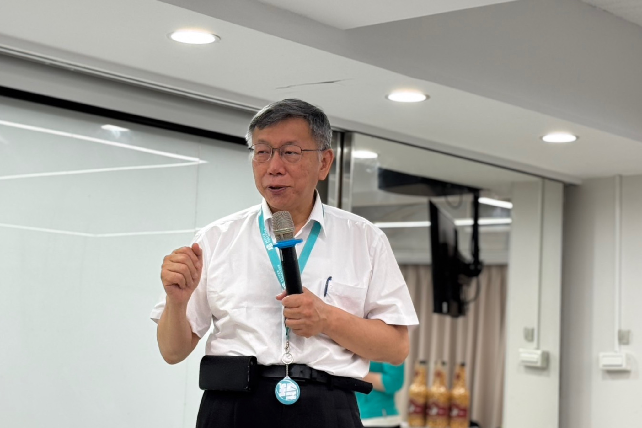 白不挺鞭刑公投？柯文哲：黨籍立委內部意見是4比4 