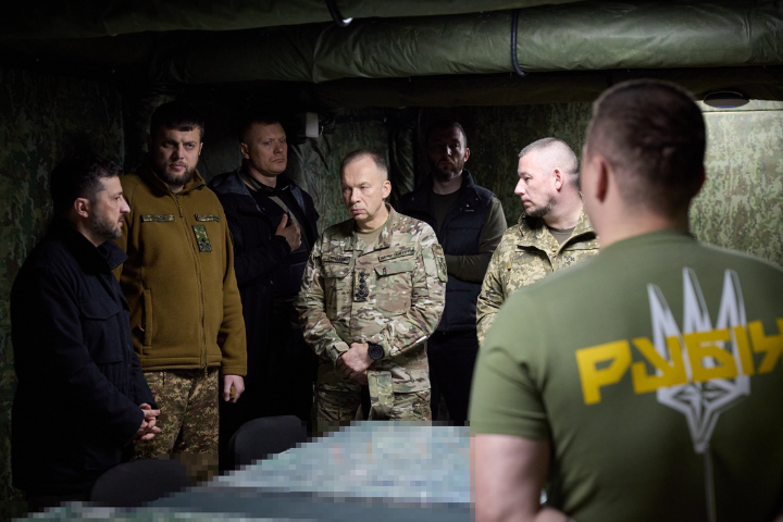 俄烏紅軍城廢墟激戰　澤倫斯基急赴前線視察部隊