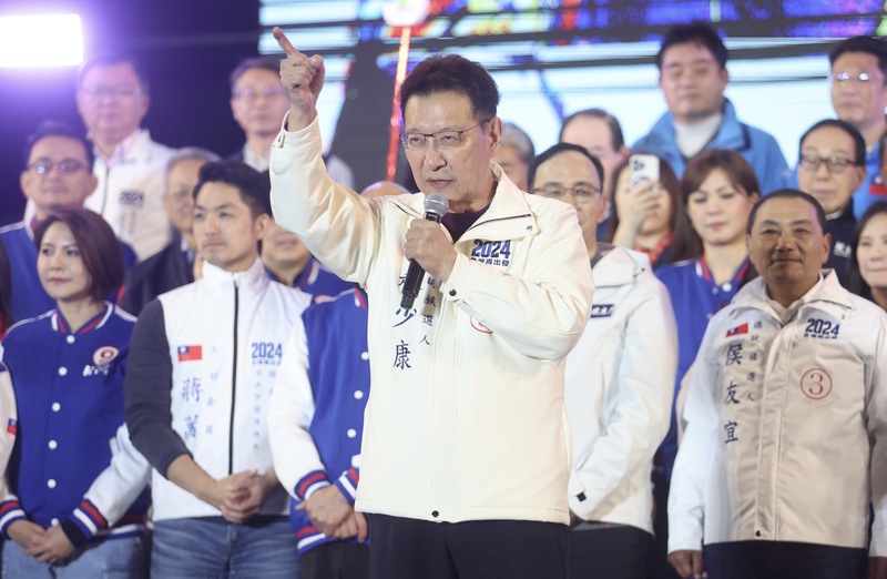 資深媒體人趙少康在總統大選結束後於臉書發文表示，原先他預估侯康配有機會拿到580萬票，結果少了113萬票。圖／中央社