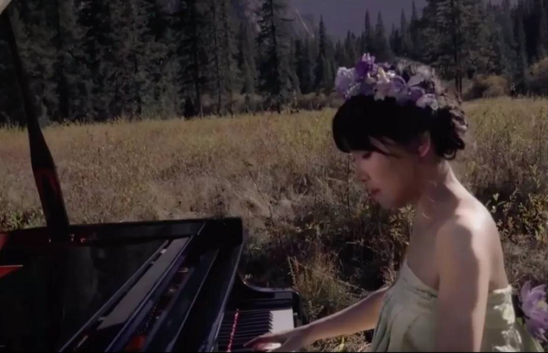 【有片】【青睞綿陽 兩岸潼拍-2】保育與發展的兩難　讓李子柒「如願」的鋼琴壞了甘海子一大片草地