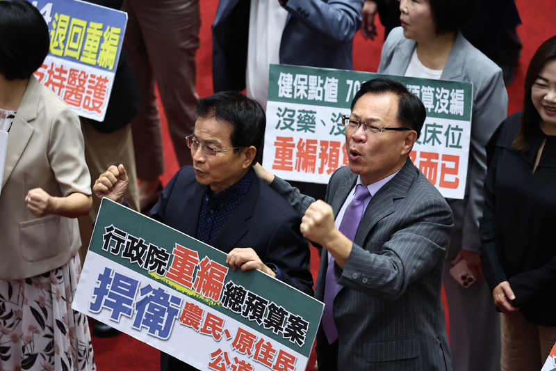 行政院長卓榮泰將總預算僵局比喻成餐廳點菜,還漠視立法院的監督責任,引發在野黨團強烈不滿。圖/中央社