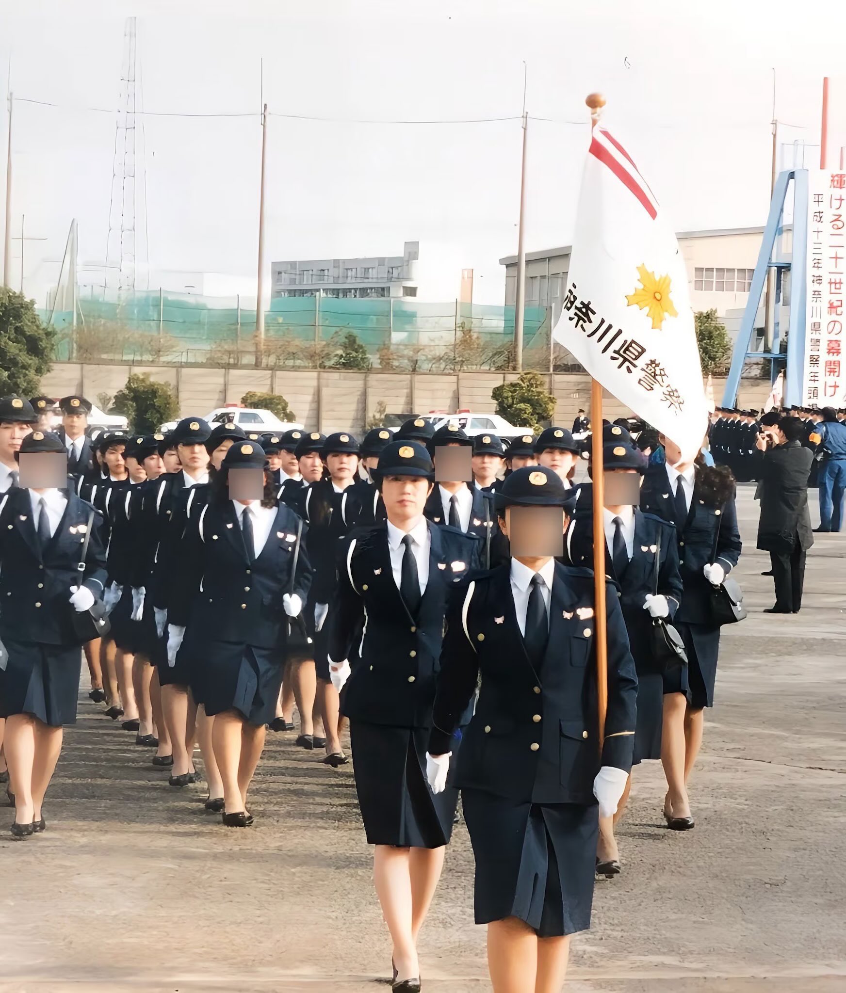 日本女警使用50年的裙裝制服將被取消。圖/取自Bow《推特》