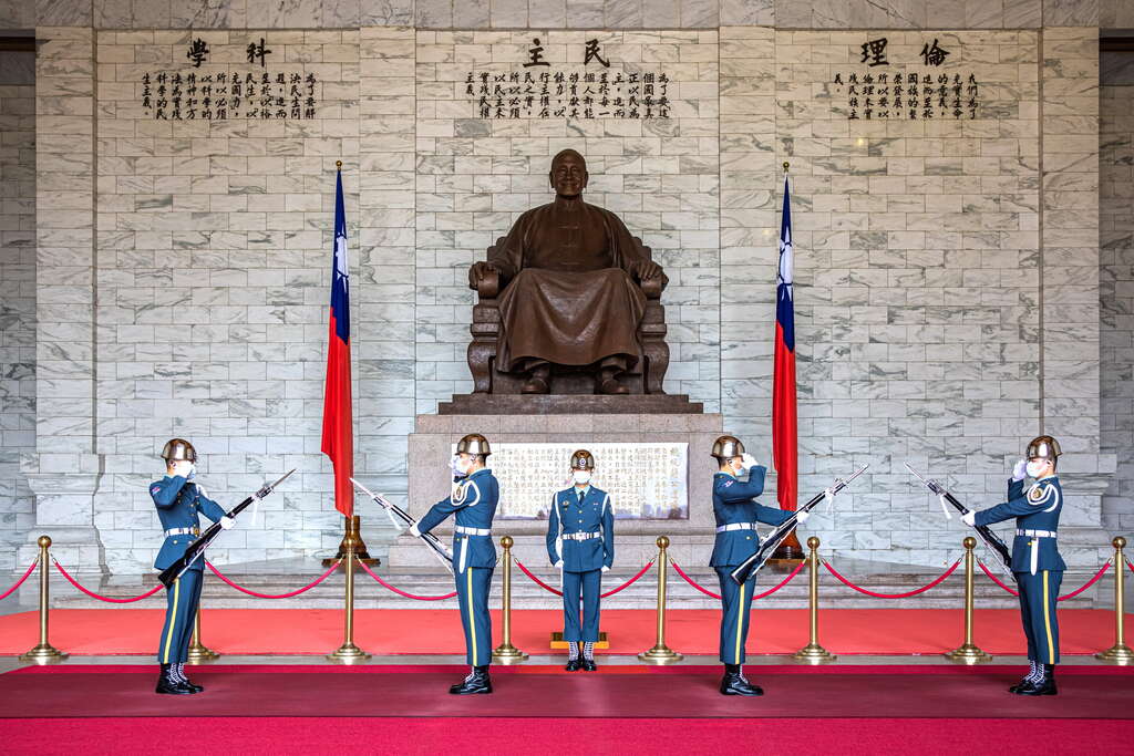 記者 編輯部 | 【梅花短評】國軍轉型正義 扭曲三軍儀隊價值與傳承 | 梅花新聞網