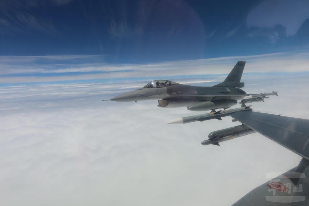F-16戰鬥機執行空中戰鬥巡邏任務。 圖/國防部提供