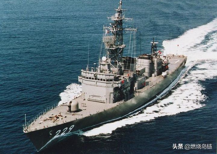 日本與菲律賓也正就海上自衛隊退役或汰換中的阿武隈級護衛艦進行初步轉讓協商。圖/取自今日頭條