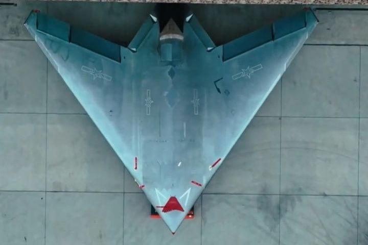 GJ-11取消傳統尾翼與座艙，機體主要結構隱藏於機翼之中，進一步強化隱形性能與戰場生存力。圖/取自鼎盛沙龍微信號