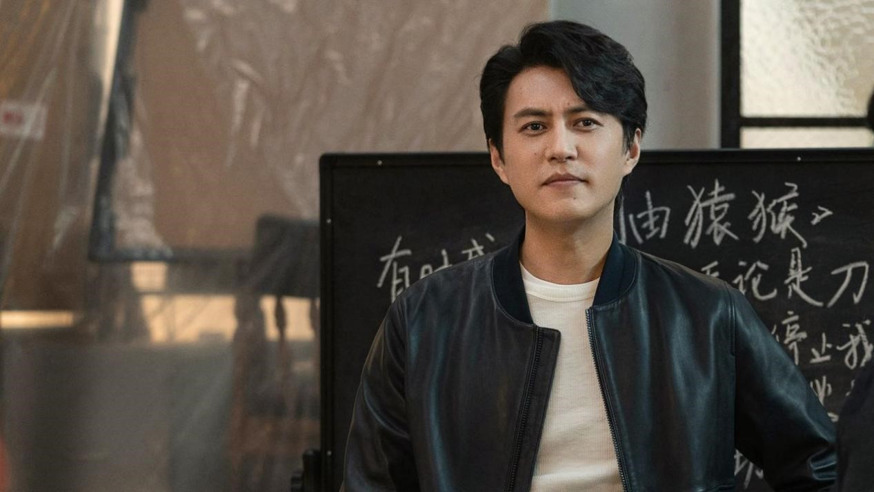 大陸男星靳東等名人被人冒充身份，騙取中年婦女的錢財。圖/取自靳東微博