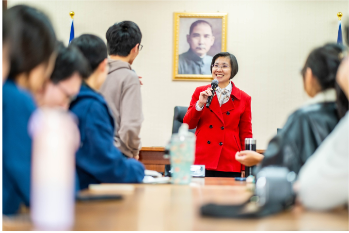 不是藍綠對決那麼簡單！民調揭新竹縣長選戰三大結構風險