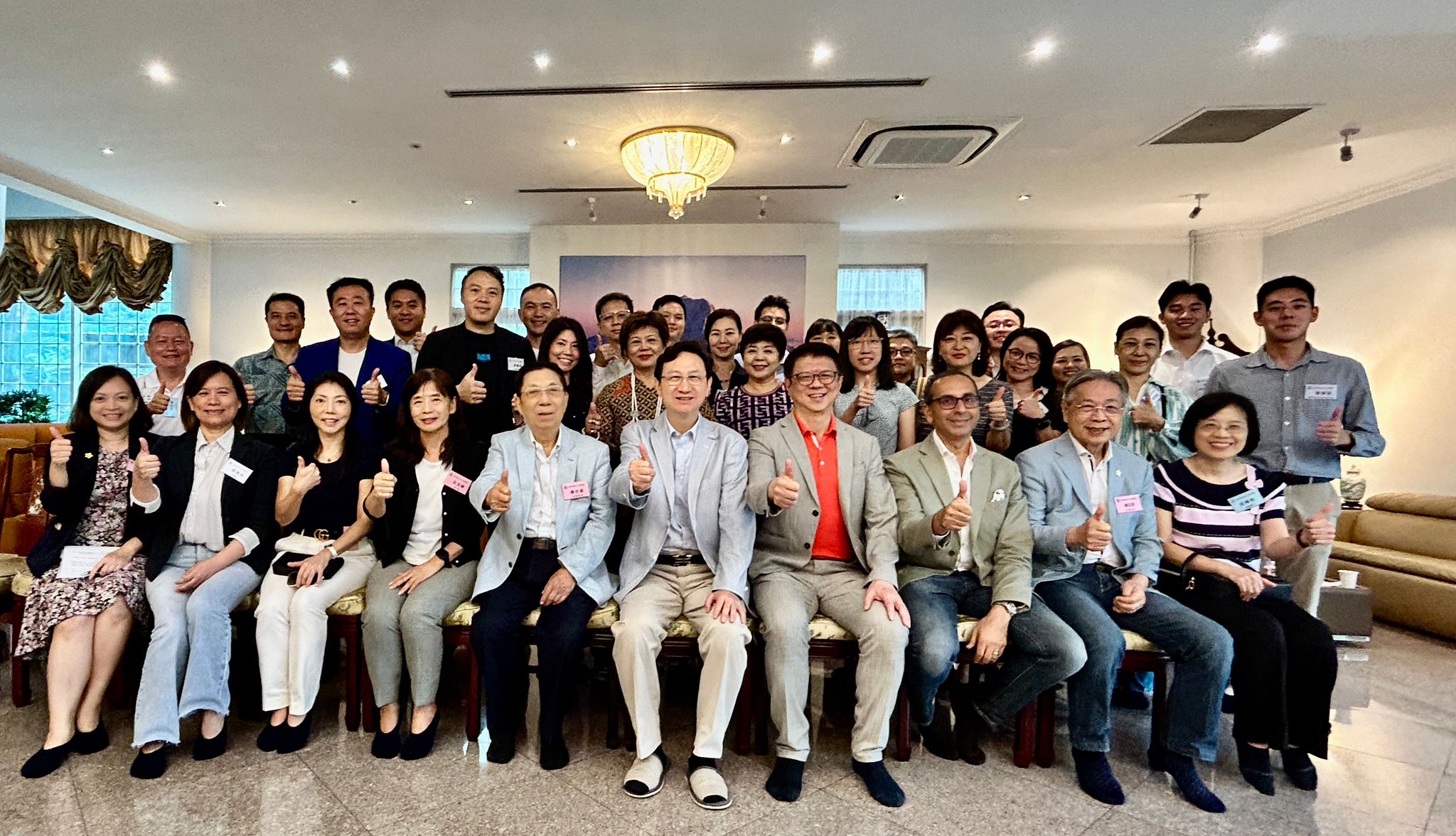 我駐新加坡代表童振源常利用官邸召開各種活動，讓百工百業交流，更促進台星關係。圖／取自童振源臉書